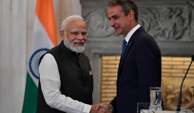 BREAKING: PM Modi welcomes Greece PM Kyriakos Mitsotakis at Rashtrapati Bhavan
