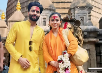 Love Takes a Divine Turn: Rakul Preet Singh and Jackky Bhagnani’s Blessing-filled Visit to Kamakhya Temple