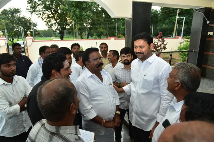 YS Avinash Reddy Strengthens Public Connect in Kadapa through Direct Interaction