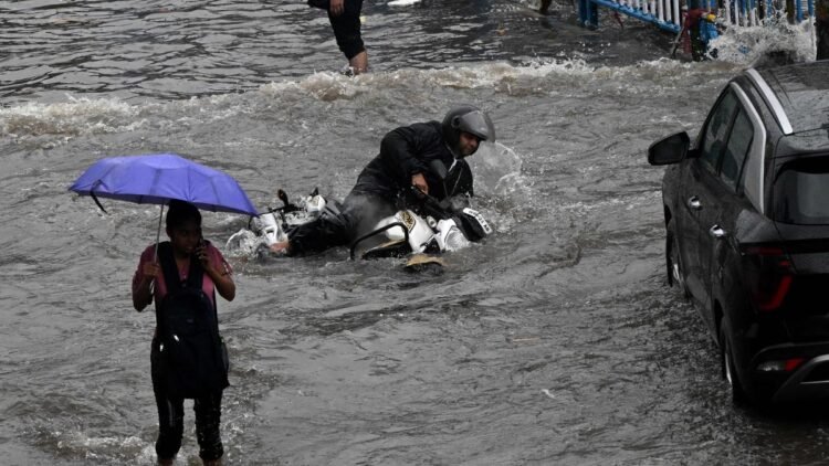 IMD Issues Heavy Rainfall Alert for Andhra Pradesh: Advisory for Coastal and Low-Lying Areas