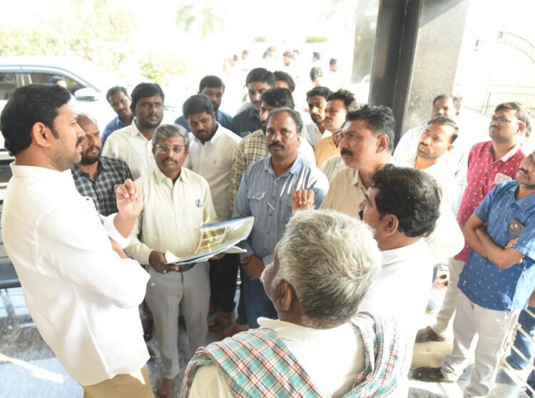 YS Avinash Reddy Meets Activists and Local Residents at His Residence: A Strong Message of Accessible Governance