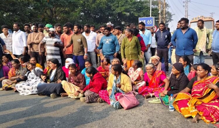 Man Stabbed to Death in Bhadrachalam; Family Stages Protest Demanding Justice